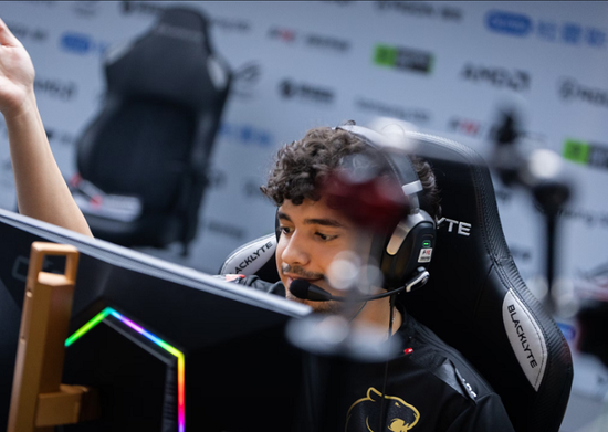 LPL 英雄 Mike Crazy： 新年快乐！ Bilibili Gaming 击溃， Invictus Gaming 团队战斗很精彩